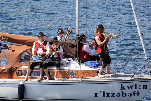 来自阿里巴 来自阿里巴