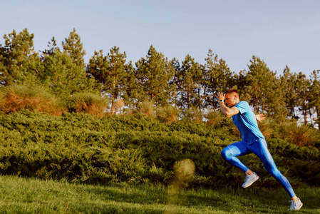 中足联的成 中足联的成